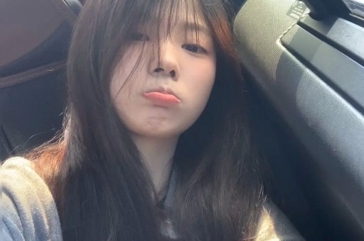 被禁关活该！140万美女网红摆拍被央媒怒批目前仍未道歉