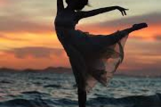 抖音没火之前我就知道张雪峰老师了有人很不屑说他就是个网红网红咋啦吃你家大米了他做了那么多有益事为什么还被那些酸人鄙视