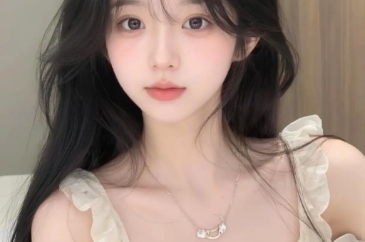 网红在纽约中央公园拍到情侣忘情拥吻！网友：这俩反应不对劲有瓜！