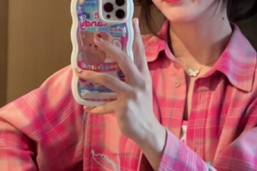 前LOL职业选手卢本伟33岁生日公开婚讯妻子是网红巴旦木公主
